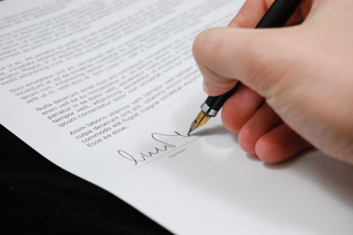 5 erreurs à éviter dans un contrat commercial